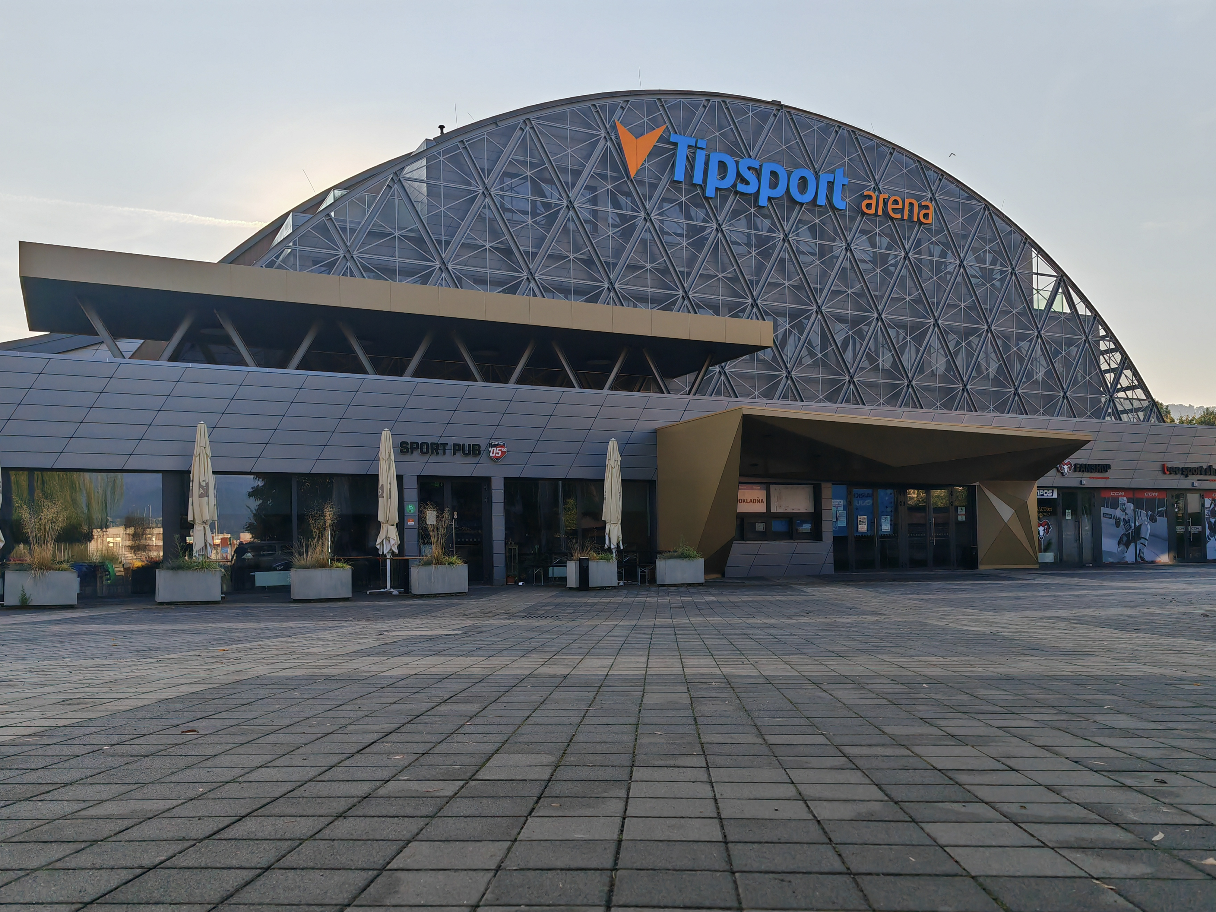 Zimný štadión – hlavný vstup
